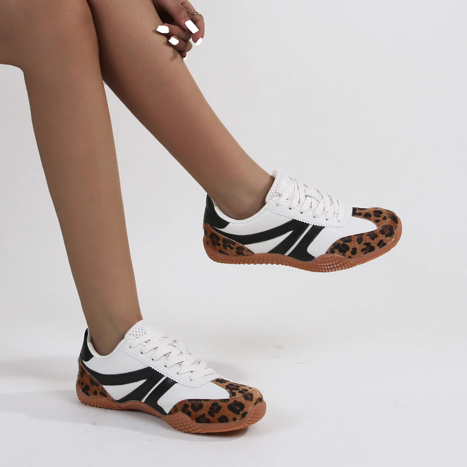 Larson Retro Lace-up Sneakers - Image 4